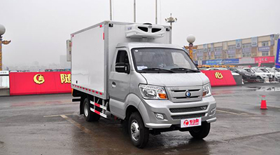 重汽王牌W1國(guó)四柴油冷藏車(chē)